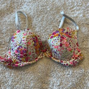 Dream angels push-up from VS, size 34A.